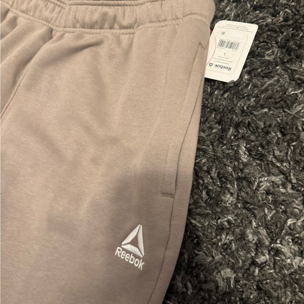 Men’s Reebok sweatpants - Picture 4 of 6